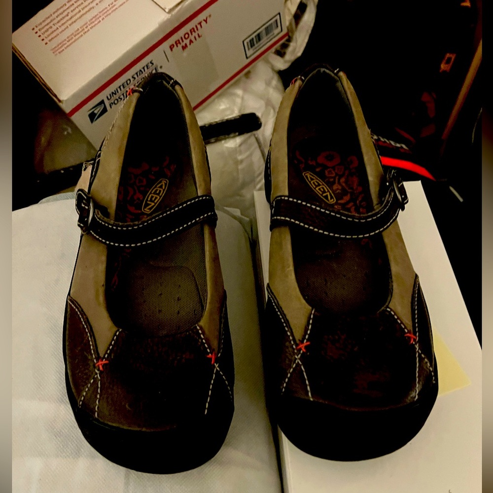 Keen Mary Jane’s! Very cute & support for long hours unfortunately my job no go